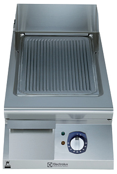 Electrolux Professional E9IILDAOMCA Modulare Großküchengeräteserie 900XP 400mm Elektro-Bratplatte mit gerillt gebürsteter hartverchromter Stahloberfläche, geneigt,Halbmodul, Thermostatregelung, Schaber inkludiert (Code 391356)