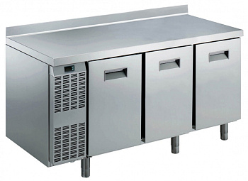 Electrolux Professional RCSN3M3U KUEHLTISCH, 3 TUEREN, -2/+10°C, AUFKANT. (Code 726188)
