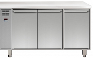Electrolux Professional TRERS3V7T REFRIGERATED CUPBOARD 3 DOORS REM.1550MM (121951)