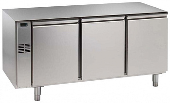 3 DOOR REFRIGERATED TABLE -2C-NO TOP-REM (Code 727109)